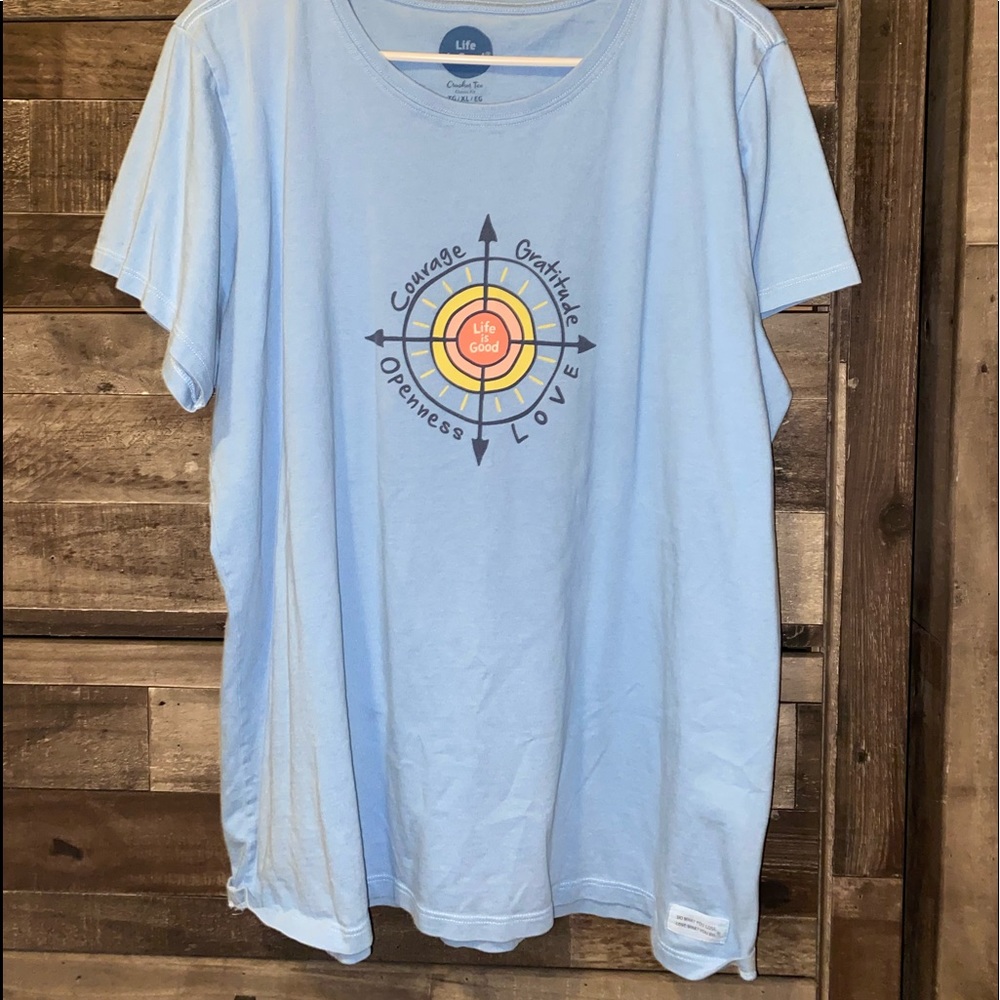 Life is Good Women’s Compass Crusher Tee